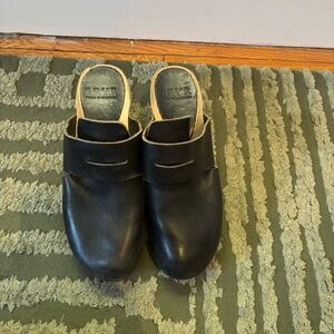 Bryr Platform Clogs with Removable Tassels